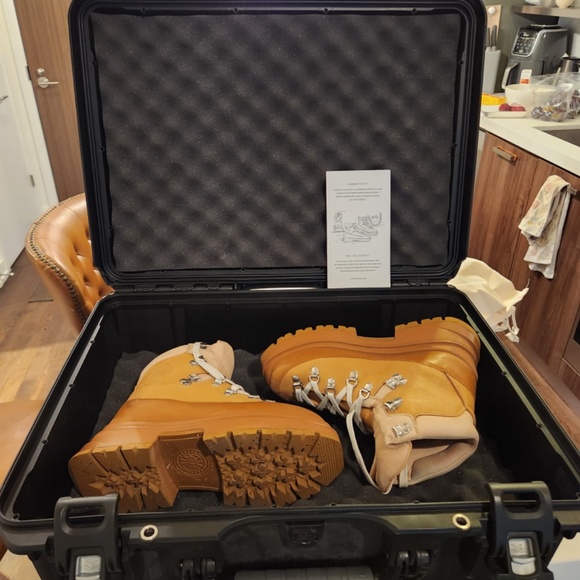 Canada Goose Journey Boot - Picture 3 of 5